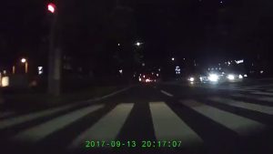 ウインカーぐらい出せよ！馬鹿！！