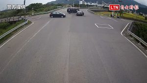 疑號誌故障 苗縣2車碰撞釀6人受傷（警方提供）
