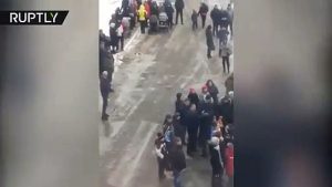 Decenas de niños envenenados por el gas de un vertedero