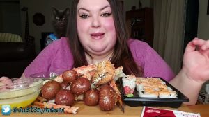 Foodie Beauty Getting Ready For WeightLoss Surgery While Sharing Too Much TMI Stories ,Retro Moments