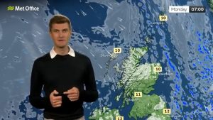 Heavy rain drenches London ahead of third summer heatwave