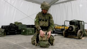 ¿Qué lleva en la mochila un soldado de infantería español?