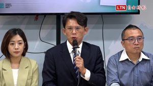 呼喚小草「重返」民進黨中央黨部抗議 黃國昌：7/20向大罷免說不