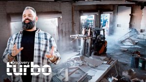 Accidente retrasa la remodelación y aumenta los gastos | Gas Monkey al Rescate | Discovery Turbo