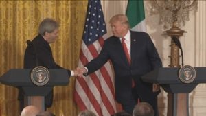 Trump desvincula a EEUU de crisis en Libia, aunque aboga por una Europa "fuerte"