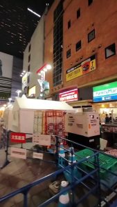 新宿シネシティ広場（トー横広場）
