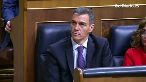 Yolanda Díaz pide a Sánchez que no haga más “regalos” a la derecha: "Sabemos que van a bajar el SMI y deportar a ocho millones de migrantes"