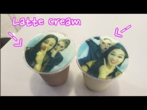 Selfie Lattes in Seoul Cafe