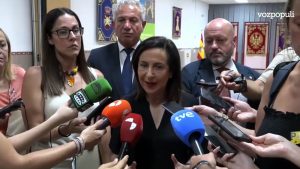Margarita Robles dice que es "muy gordo" lo que está pasando
