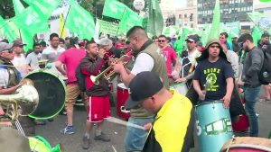 Masiva protesta en Argentina contra Macri