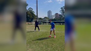 La espera activa de Antony con guiño al Betis incluido