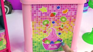 Frozen Fever Queen Elsa Princess Anna Disney Barbie Doll Malibu Ave Yogurt Playdoh Food Playset