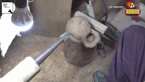 高僧所欽點的木魚師傅 敲起來聲音必須宏亮清澈