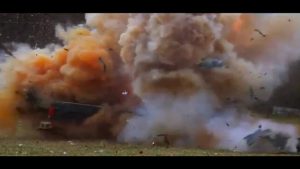 トラックを１発で木っ端微塵にするライフル