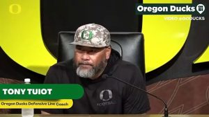 Oregon Ducks Tony Tuioti Defensive Line Coach Discusses How Matayo Uiagalelei Has Handled pressure from Last Season