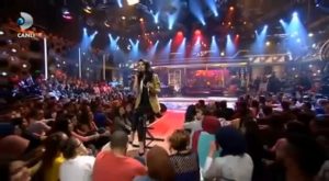 sıla_yabancı_ beyaz show 2014_01