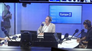 Nouvelle-Calédonie : Emmanuel Macron salue un «accord historique», Jean-Luc Mélenchon dénonce un bouleversement des principes de la France