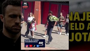 LIVERPOOL RINDE HOMENAJE EN ANFIELD JUNTO A FAMILIA DE DIOGO JOTA Y ANDRE SILVA ⚽️🕊️