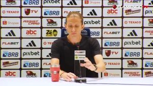 Filipe Luís explode em coletiva após Flamengo 2-0 São Paulo