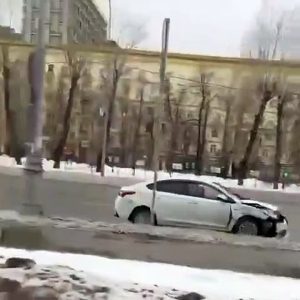 Ce conducteur devait vraiment en vouloir au propriétaire de cette voiture