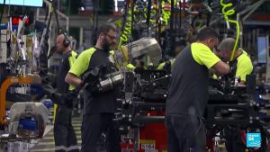 La UE aplaza represalias arancelarias contra EE. UU. para seguir negociando con Trump