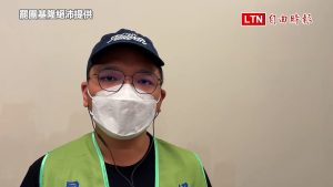 基隆公車亭跑馬燈放政治宣傳內容？ 罷團要基市府踹共（罷團基隆絕沛提供）