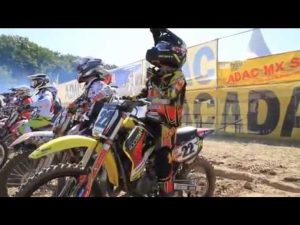 Motocross: los nervios de un joven piloto