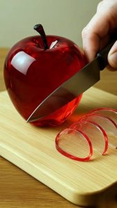 Asmr / apple / red / dailymotion