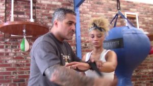 dime peice actress jena frumes at goossen gym EsNews Boxing