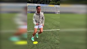 Antony entrena en el verano con las calzonas del Betis