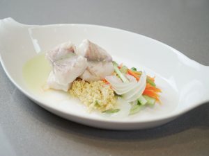 Palometa negra con verduras al vapor