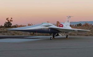 ビデオ: NASA、実験用超音速機X-59を公開