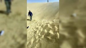 Así quedó el coche de Carlos Sainz tras volcar en el Dakar
