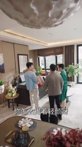 我爸二婚，高冷校花是我妹（80集）冯青青&张子唯 (2025)