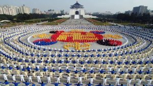 法轮功启发人之善念，中共无神论引发罪恶