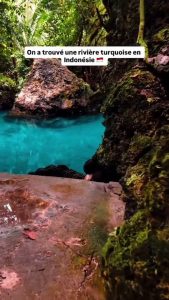 On a trouvé une rivière turquoise en Indonésie 💙