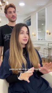 Adiós pelo saturado y sin vida: el corte de pelo y las mechas que dulcifican las facciones del rostro