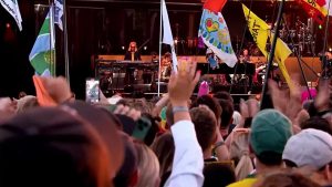 Pinball Wizard (The Who cover) first time since 2009 - Elton John (live)