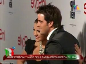 Maite Perroni y Mane de la Parra en la alfombra roja de InStyle (VTDO)