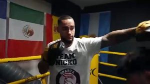 TheGrefg 'se hace un WestCol' y añade su ejercicio favorito a su entrenamiento para La Velada