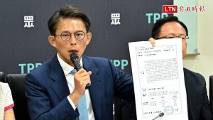 美公佈台關稅20％ 黃國昌批：政府除了大罷免大成功還幹了什麼？（台灣民眾黨提供）